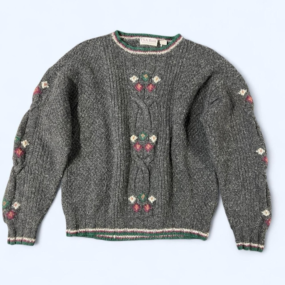 Vintage 90s 100% Wool Pullover Knit Crewneck Sweater Flower Detail Cottagecore